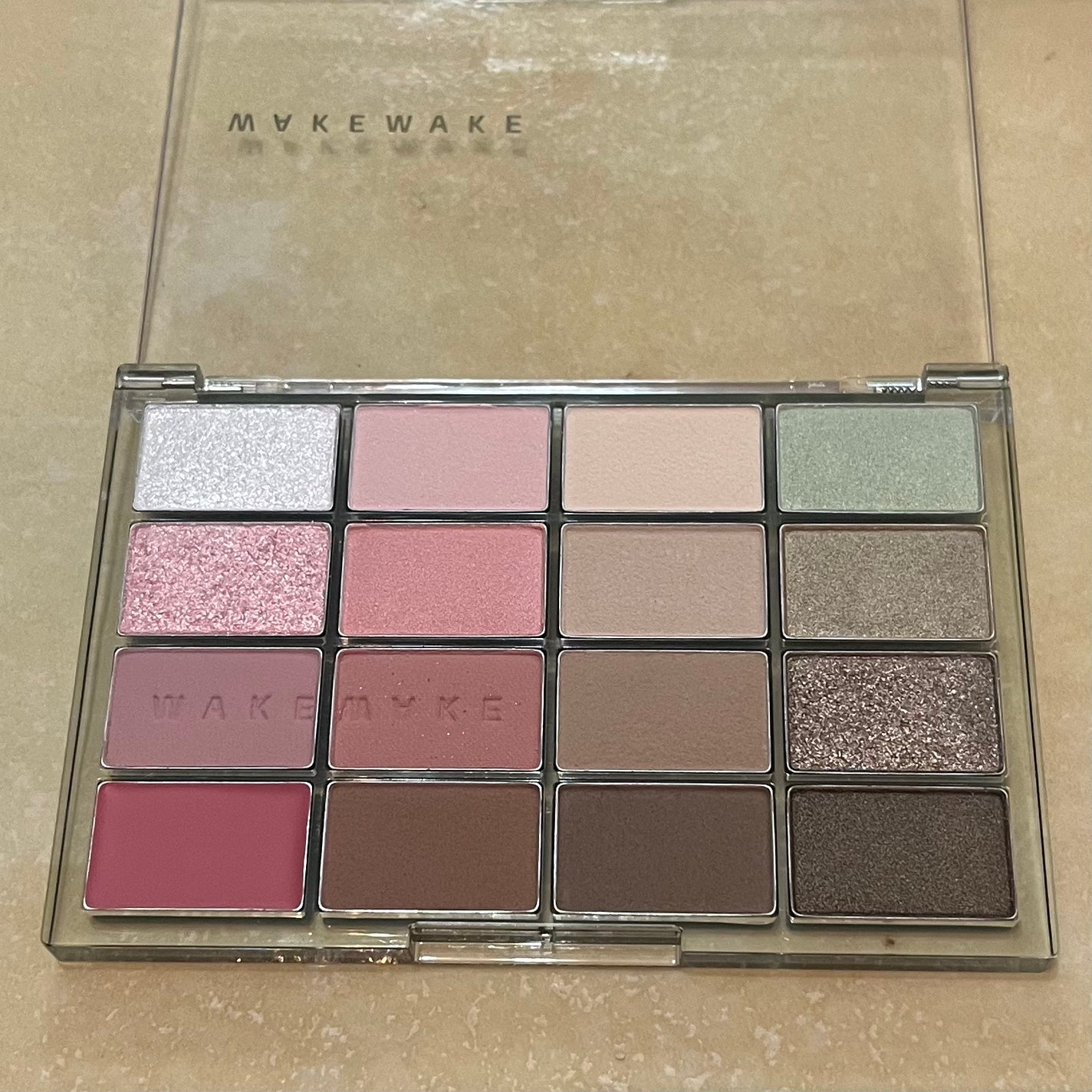 ソフトブラーリングアイパレット/wakemake/アイシャドウパレットを使ったクチコミ(2枚目)