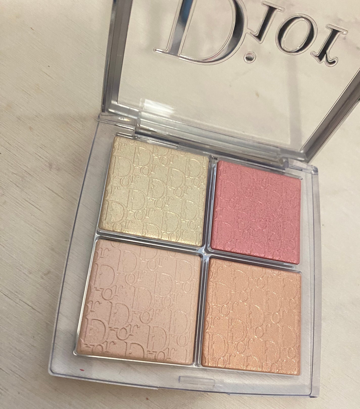 ディオール バックステージ フェイス グロウ パレット/Dior/ハイライトを使ったクチコミ(2枚目)