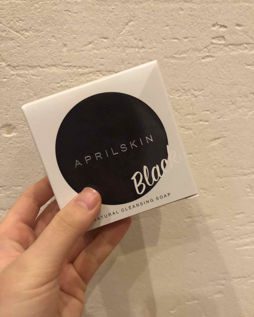 APRILSKIN  マジックストーンブラックのクチコミ「APRILSKIN 
＊Magic stone soap＊

(最後の手の甲の写真はiPhon.....」（2枚目）