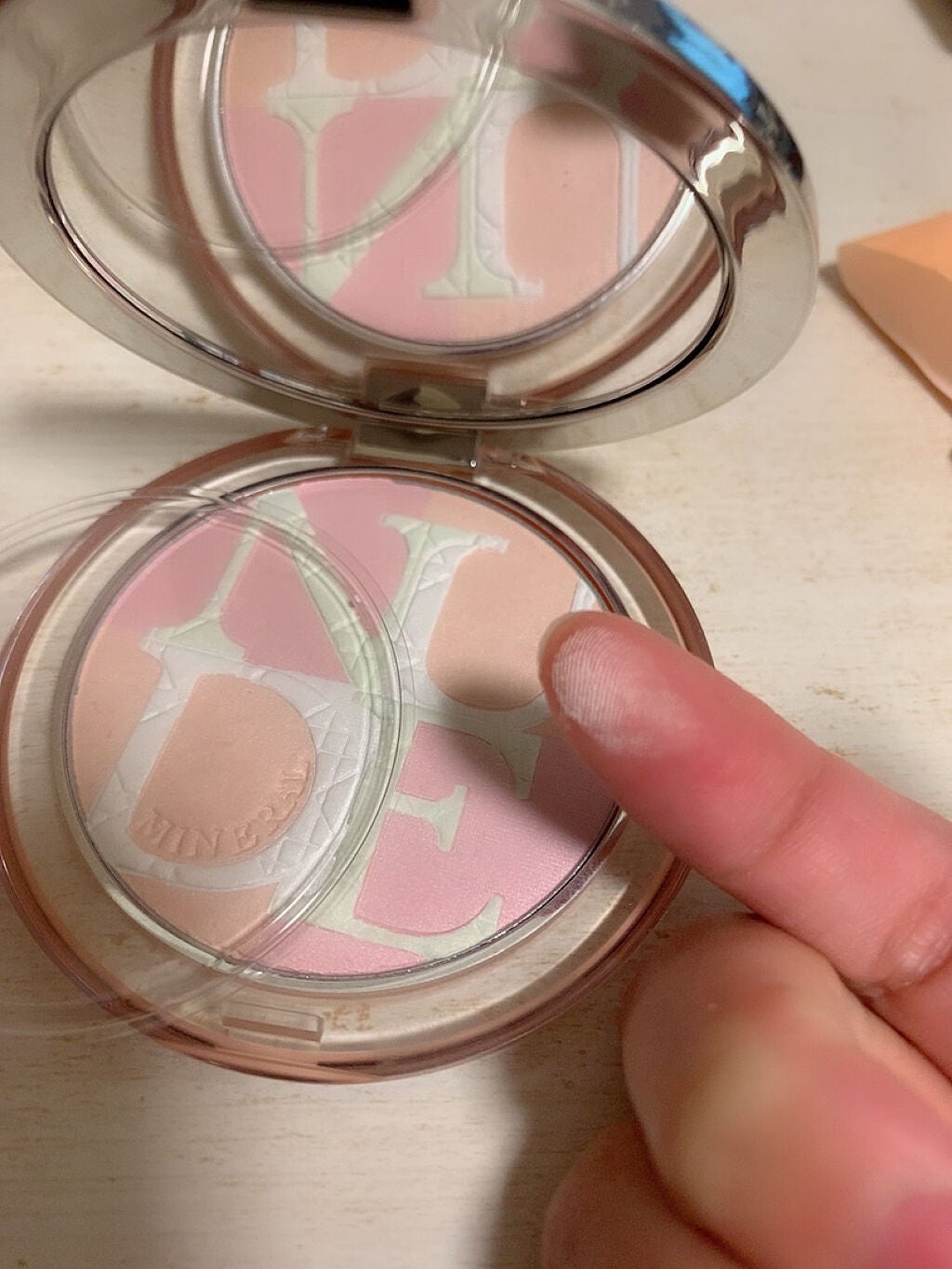 ディオールスキン ミネラル ヌード グロウ パウダー/Dior/プレストパウダーを使ったクチコミ(2枚目)