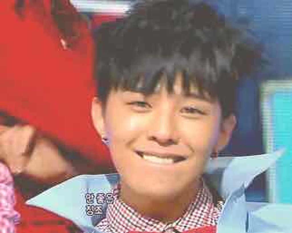 mimi on LIPS 「すみません🙇♀️また雑談です💦今回は…自己紹介したいと思いま..」(1枚目)