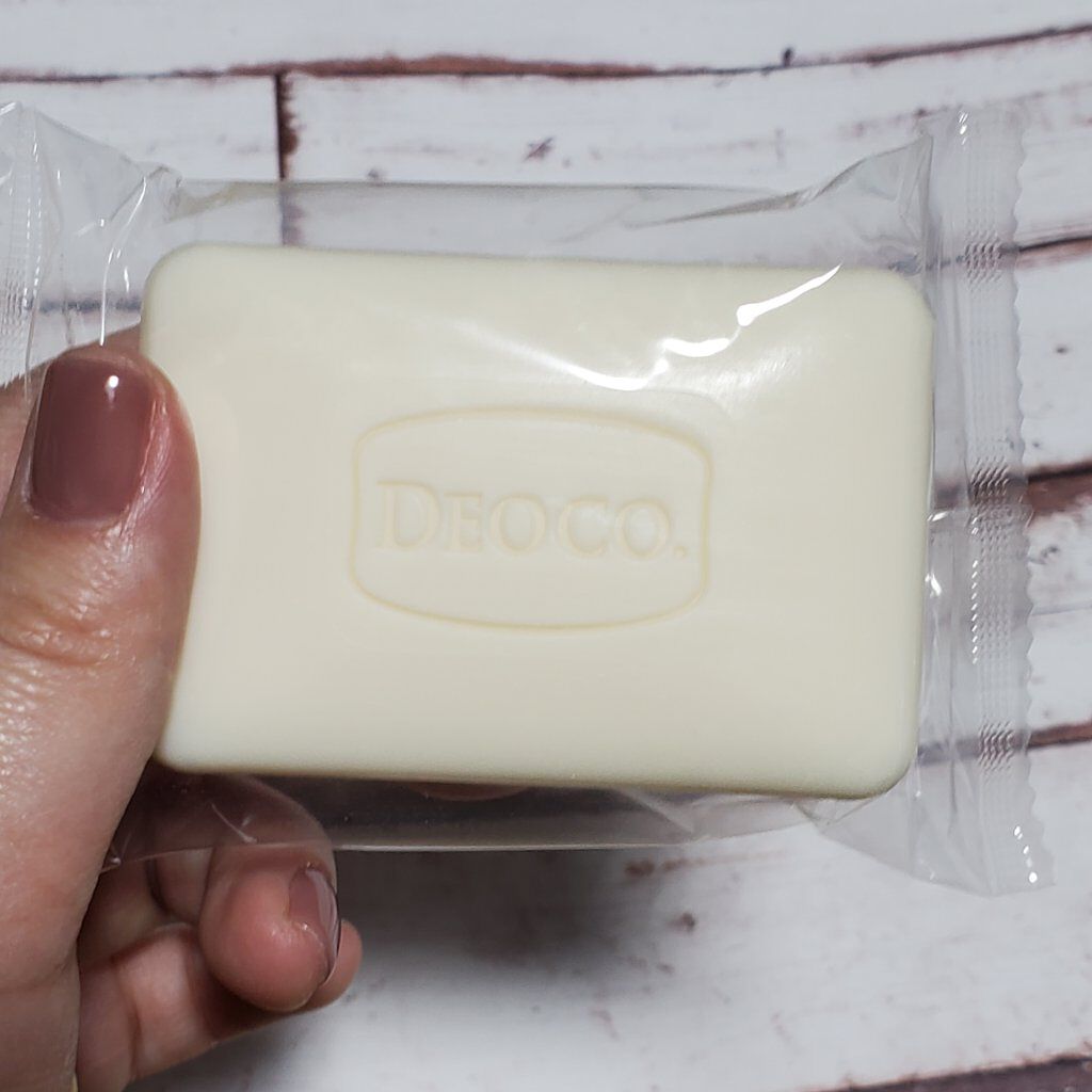 DEOCO(デオコ) ボディクレンズ石けんのクチコミ「【DEOCO　ボディクレンズ石けん】


何かと臭いが気になるシーズンになったので購入してみま.....」（2枚目）