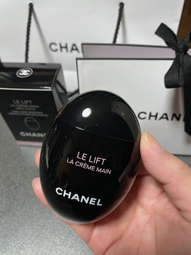 ル リフト ラ クレーム マン/CHANEL/ハンドクリームを使ったクチコミ（1枚目）