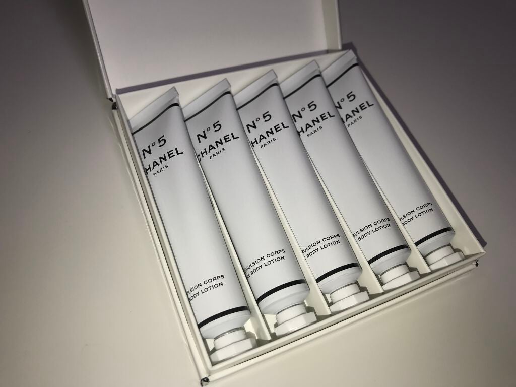 CHANEL N°5 ザ ボディローション チューブ 試してみた】シャネル N°5 ザボディローションチューブセット