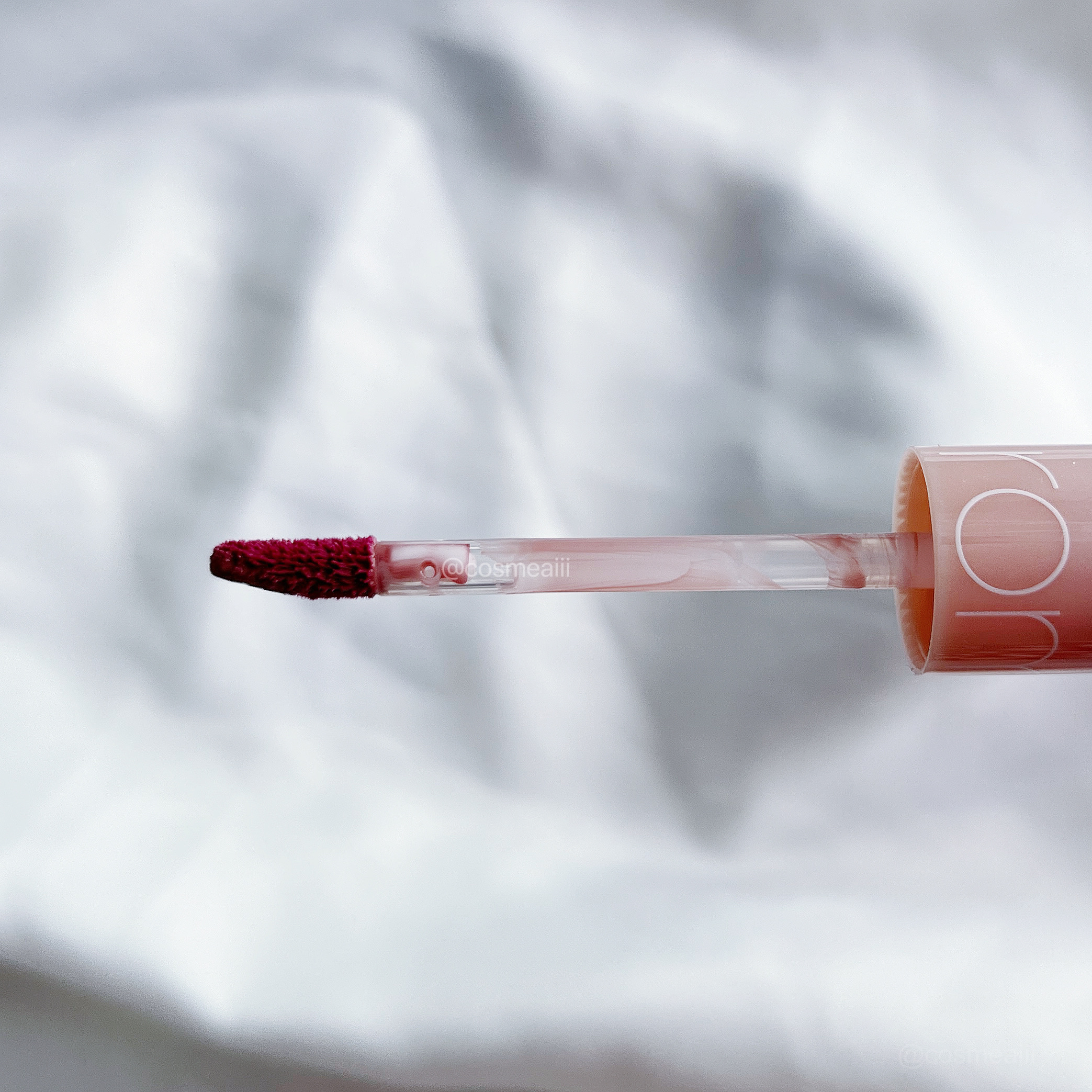 ジューシーラスティングティント/rom&nd/リップティントを使ったクチコミ（3枚目）