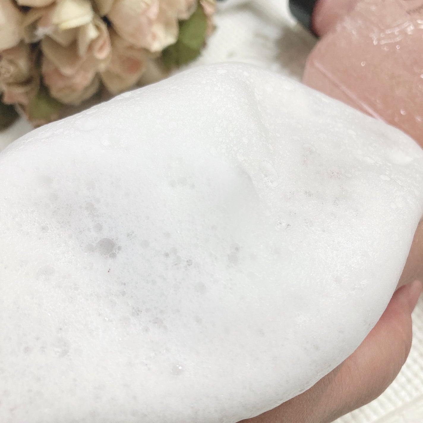 スクラブボディウォッシュ フラワーマーケット ホワイトチューリップ/LUV SCENT/ボディスクラブを使ったクチコミ(6枚目)