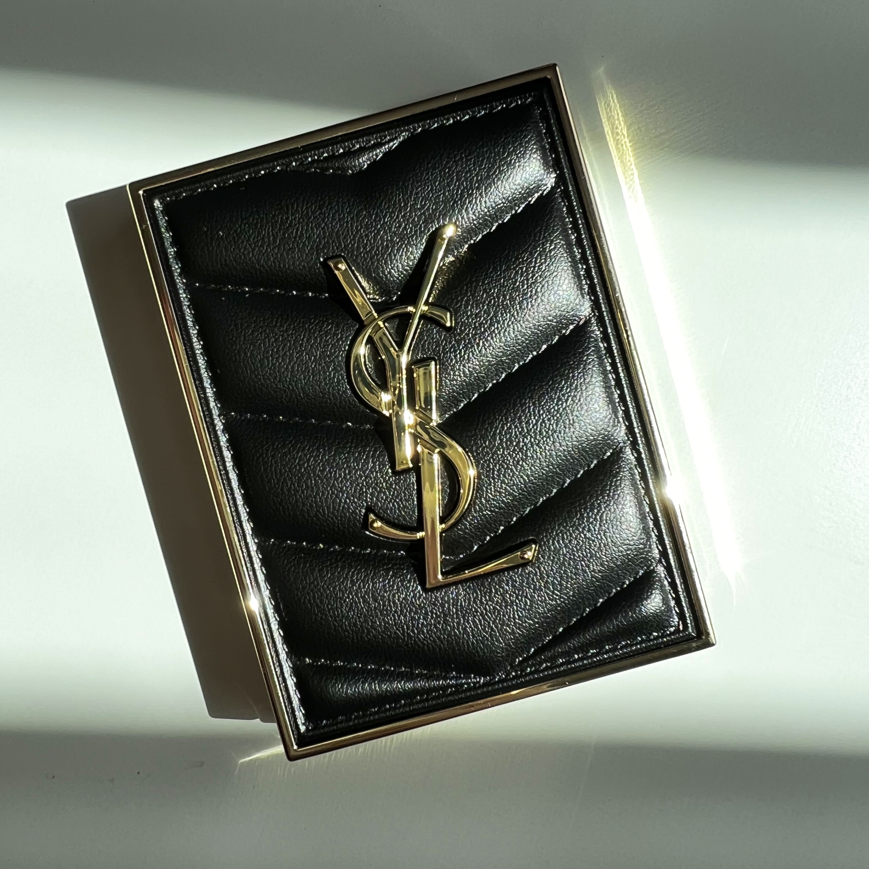 クチュール ミニ クラッチ/YVES SAINT LAURENT BEAUTE/アイシャドウパレットを使ったクチコミ（1枚目）