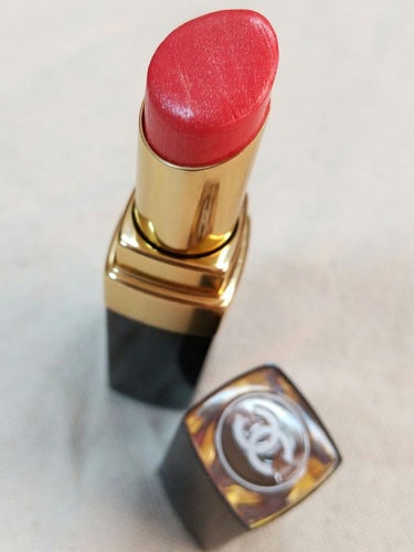 ✶CHANEL ROUGE COCO FLASH
みんな知ってるCHANELのルージュココ♡私はルージュココフラッシュの132番、FLUSHEDというカラーを持ってます！え、めちゃめちゃ可愛くないですか