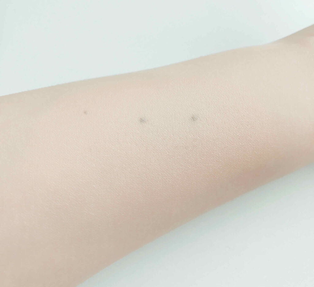 フィニッシングパウダー パールラメ入り/チャコット・コスメティクス/ルースパウダーを使ったクチコミ（3枚目）