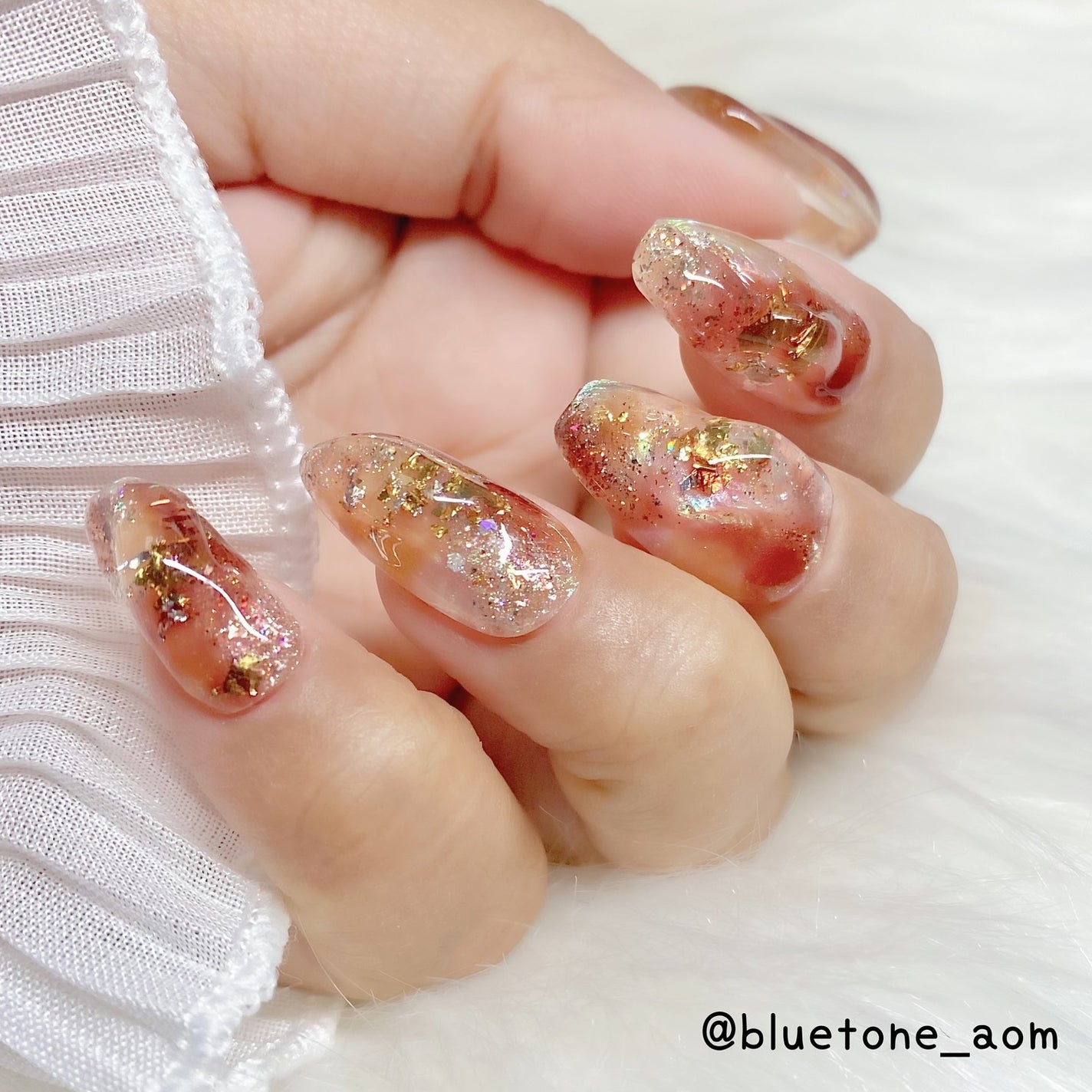 ⋆͛🦖⋆͛aomi on LIPS 「オリジナルフラッシュを使いつつニュアンスネイルしてみた!ブラウ..」(3枚目)