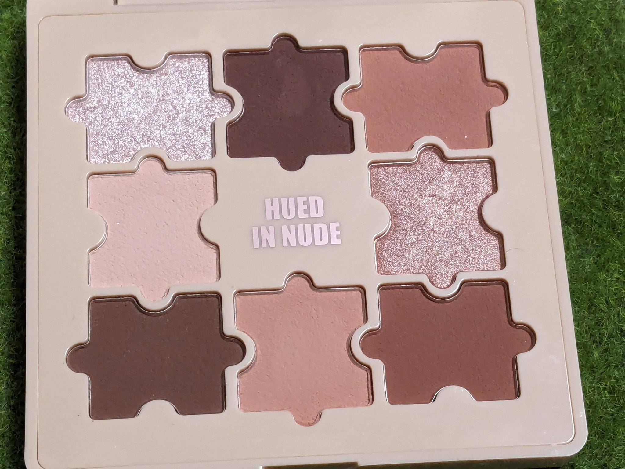 ザジー ジグソーアイシャドウパレット ヒュード イン ヌード(Hued in Nude)/SHEGLAM/アイシャドウパレットを使ったクチコミ（2枚目）