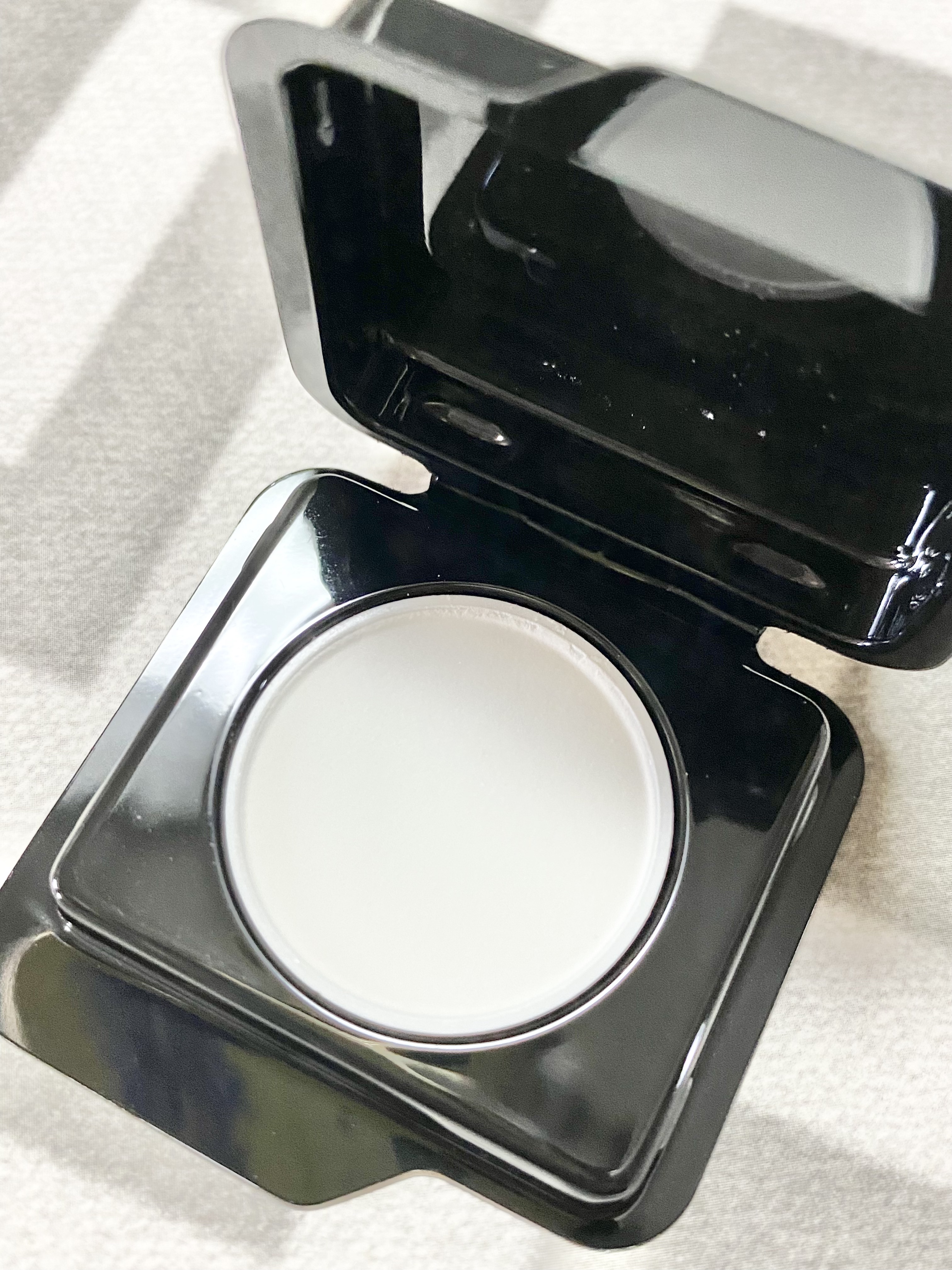 カネボウ　クリスタライズドフィックスパウダー/KANEBO/プレストパウダーを使ったクチコミ（3枚目）