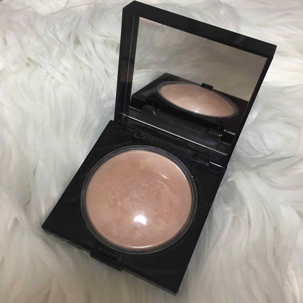 マットラディアンス ベイクドパウダー ハイライト01/ローラ メルシエ/パウダーハイライトを使ったクチコミ(1枚目)