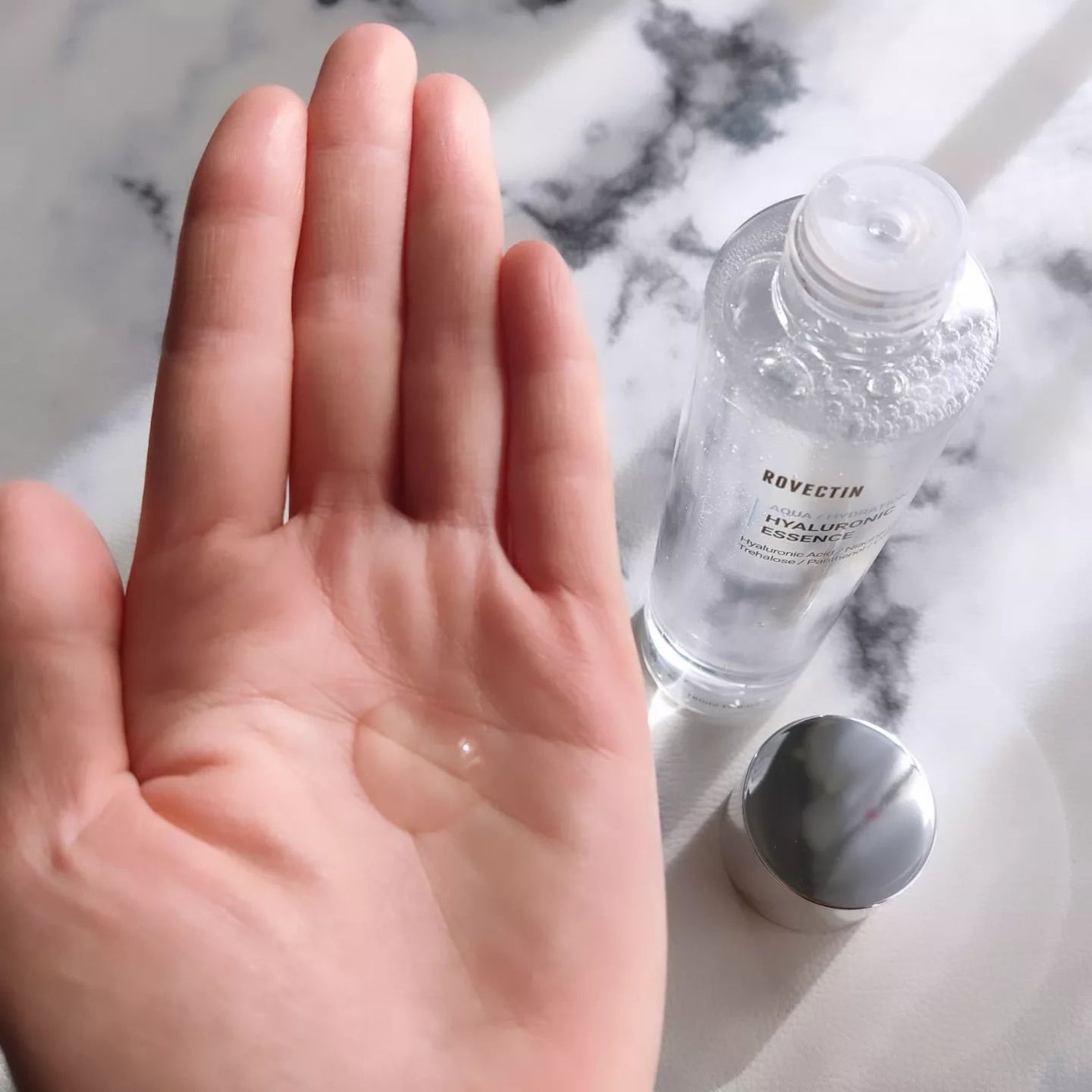 アクアヒアルロニックエッセンス/ロベクチン/化粧水を使ったクチコミ(4枚目)