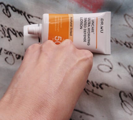 サンスクリーン+モイスト(色付き)<日焼け止め>/DR.WU/日焼け止めローションを使ったクチコミ(5枚目)