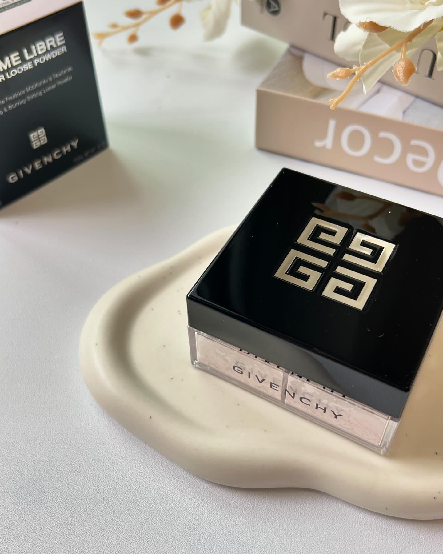 プリズム・リーブル/GIVENCHY/ルースパウダーを使ったクチコミ（3枚目）