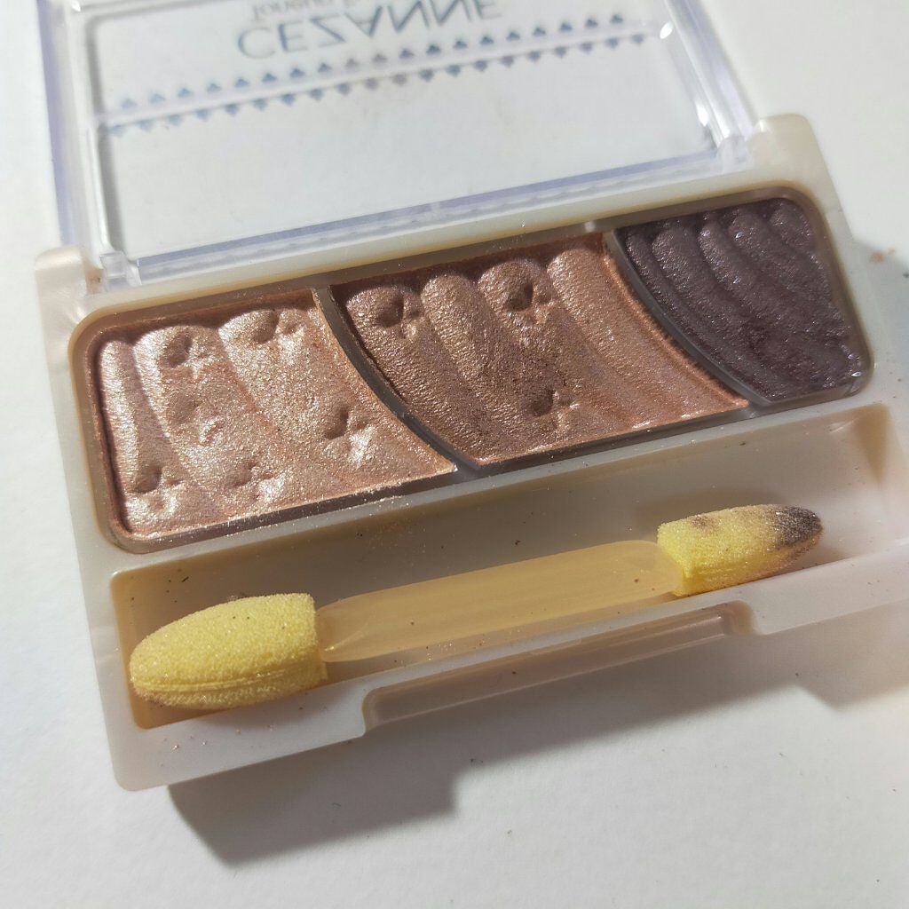 トーンアップアイシャドウ/CEZANNE/アイシャドウパレットを使ったクチコミ(2枚目)