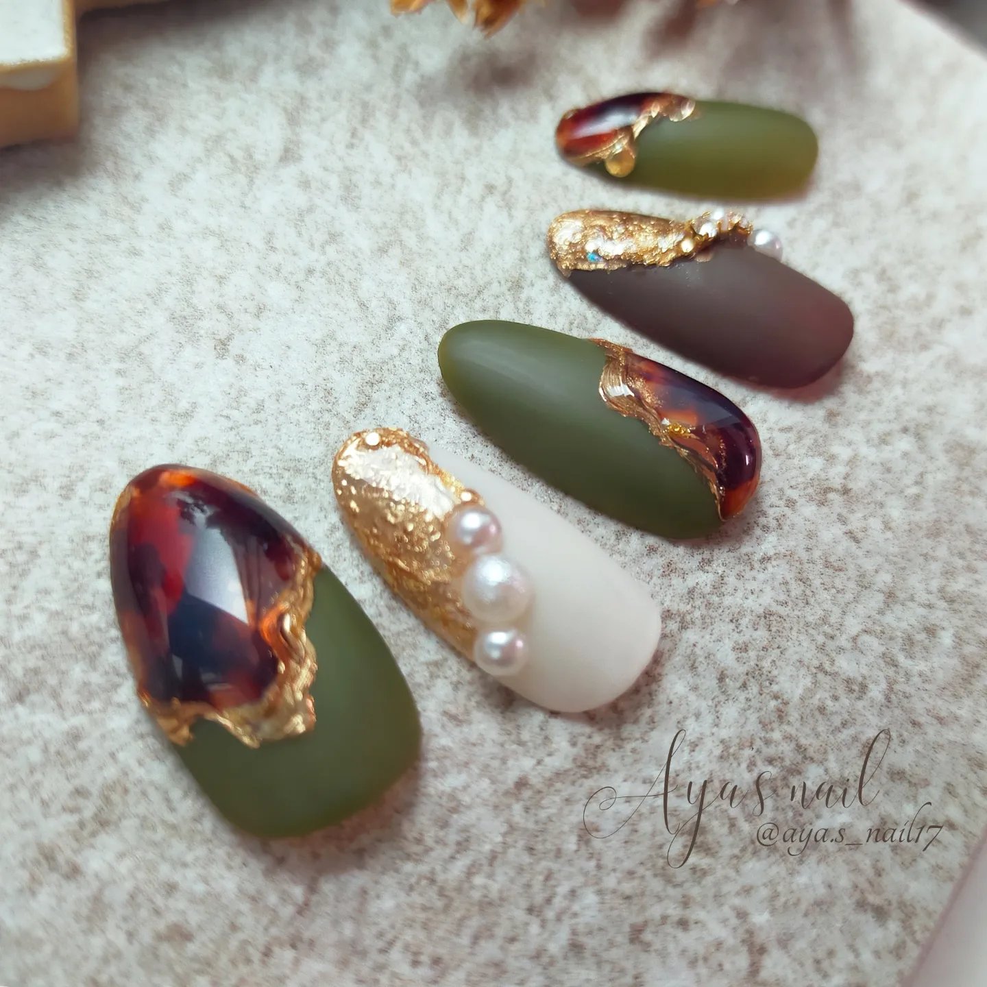 #べっ甲ネイル,#秋ネイル,#ニュアンスネイル,#ぷっくりネイル,#奥行きネイルのネイルデザイン