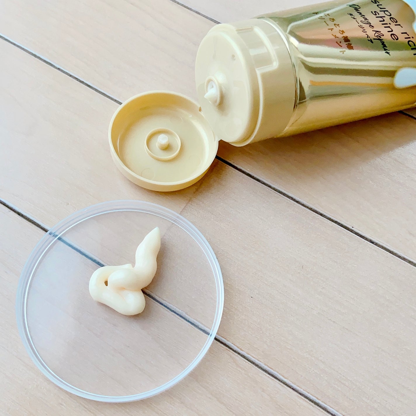 スーパーリッチシャイン ダメージリペア とろとろ補修トリートメント/LUX/洗い流すヘアトリートメントを使ったクチコミ(2枚目)