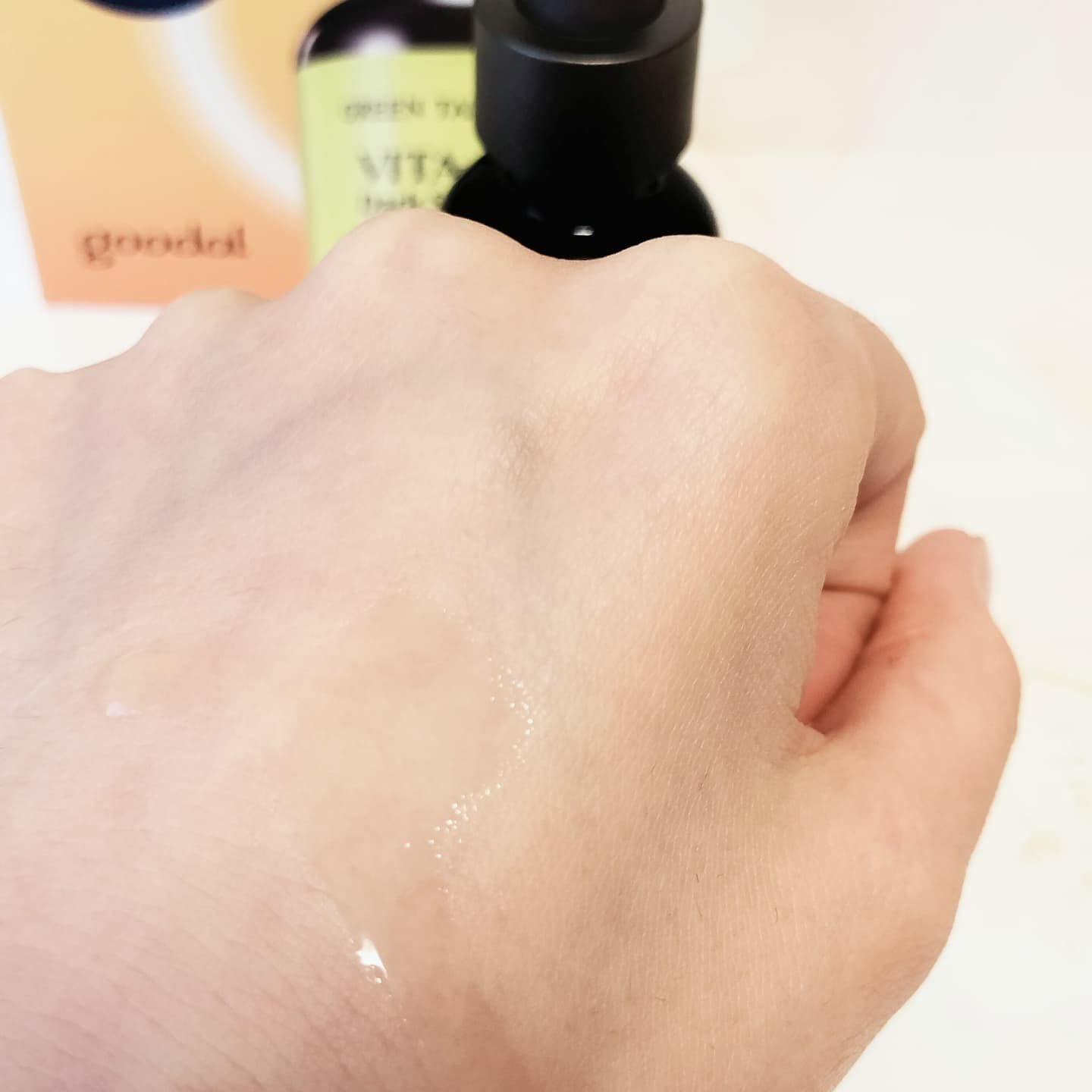 グリーンタンジェリンビタC27ダークスポットケアアンプル/goodal/美容液を使ったクチコミ（3枚目）