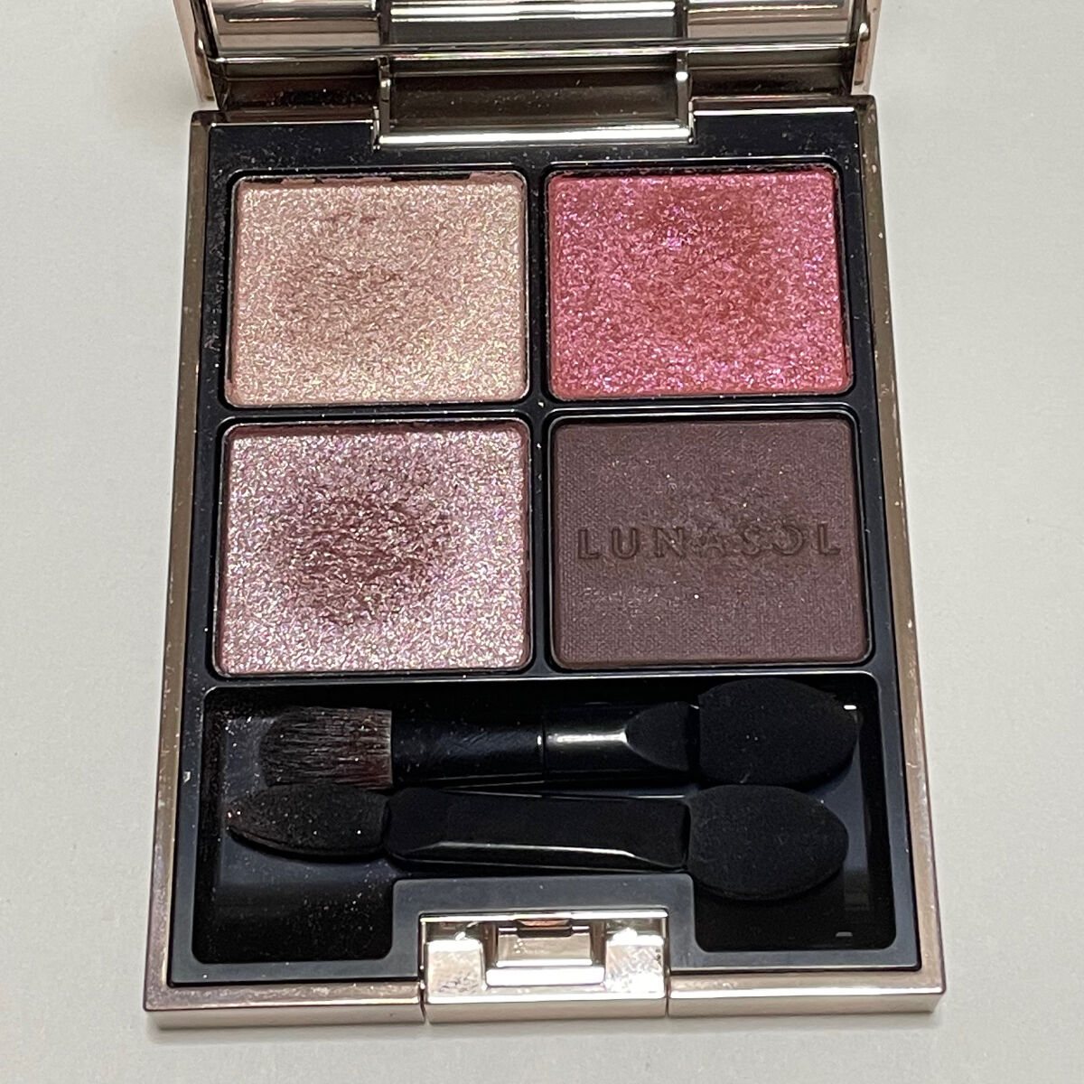 エレガンス ヌーヴェル アイズ/Elégance/アイシャドウパレットを使ったクチコミ（3枚目）