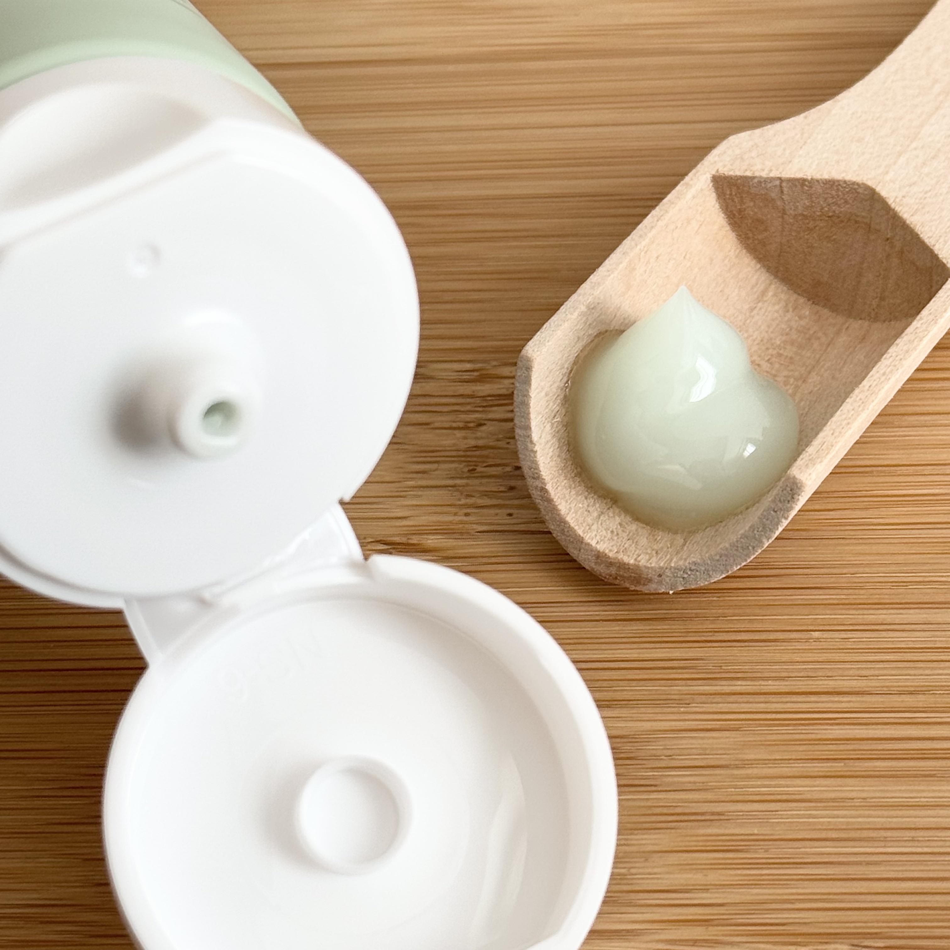 カーミング ウォーター グリーン ジェル/9:35/フェイスクリームを使ったクチコミ（2枚目）