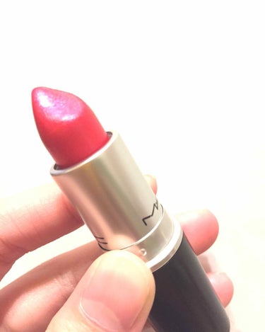 フュージョンピンクっていう色です💓
私のmacリップコレクションの１つです💄❤️

この色は赤が少し入ったピンクのリップです！めっちゃくちゃかわいい色です😻
私は普段赤しかつけないのであまりピンクは使わ