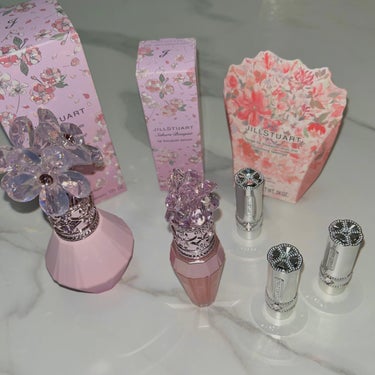 JILL STUART ルージュ リップブロッサム ミニトリオのクチコミ「JILL STUART Crystal Bloom Sakura Bouquet

Rouge.....」（2枚目）