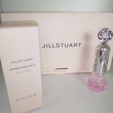 JILL STUART アロマティックフラワー ネイルオイル 01 pink essenceのクチコミ「JILL STUART
♡♡
ネイルオイル
♡
お姫様に  なれる…             .....」（3枚目）