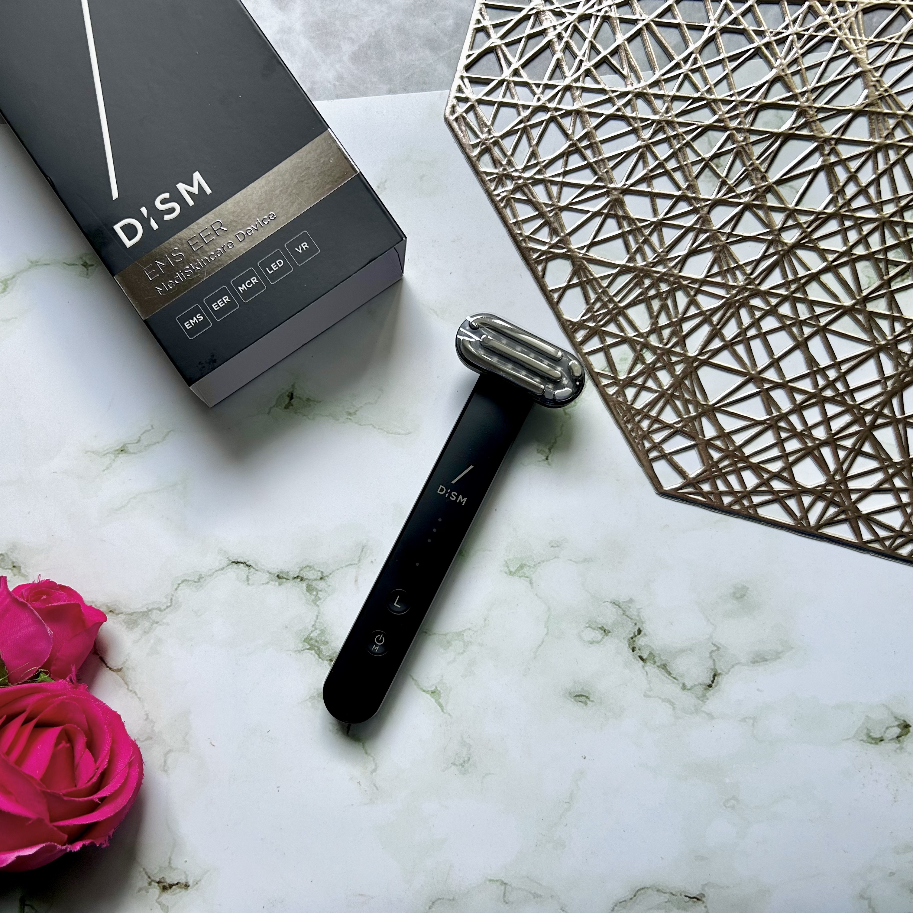 DISM ディズム EMS 美顔器 メディスキンケアデバイス 未使用 66e8b4c5-8a7c-48e1-a523-