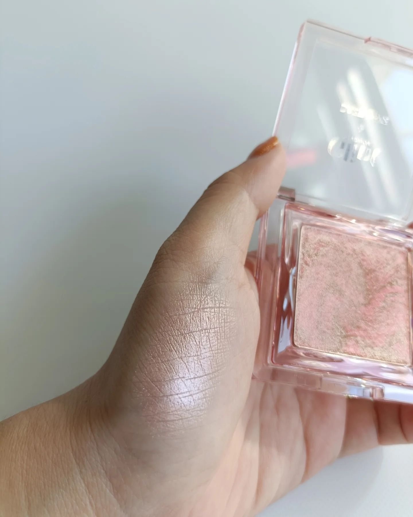 マーブルベイクドハイライター/Glint/パウダーハイライトを使ったクチコミ（3枚目）