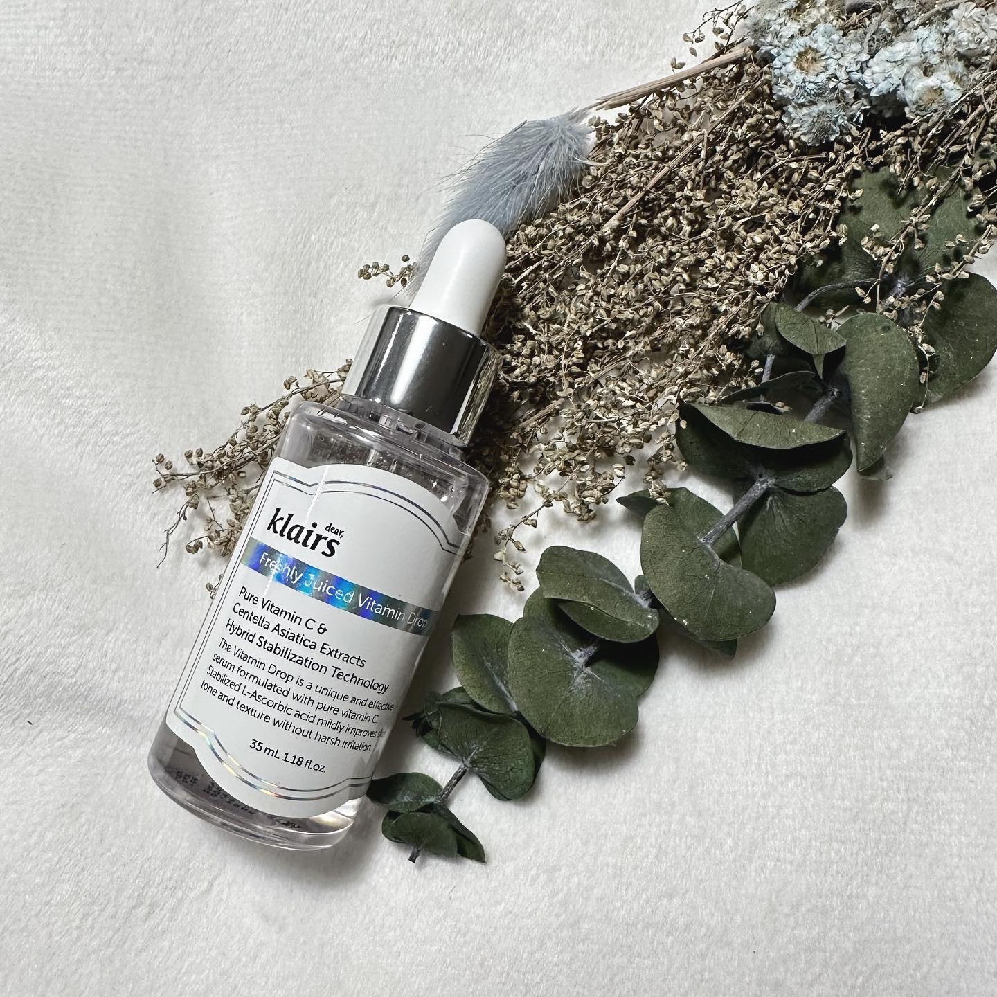 肌が飲むビタミンジュース🍹☀️

┈┈┈┈┈┈┈┈┈┈┈┈┈┈┈┈┈

❤︎ klairs

フレッシュリージュースドビタミンドロップ

┈┈┈┈┈┈┈┈┈┈┈┈┈┈┈┈┈

クレアスの中でも一番話題で
紫外線ケアにもってこいのビタミンド