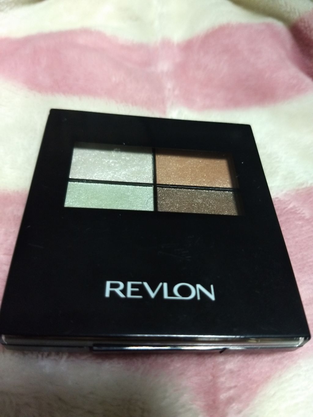 アイグロー シャドウ クワッド N/REVLON/アイシャドウパレットを使ったクチコミ(1枚目)