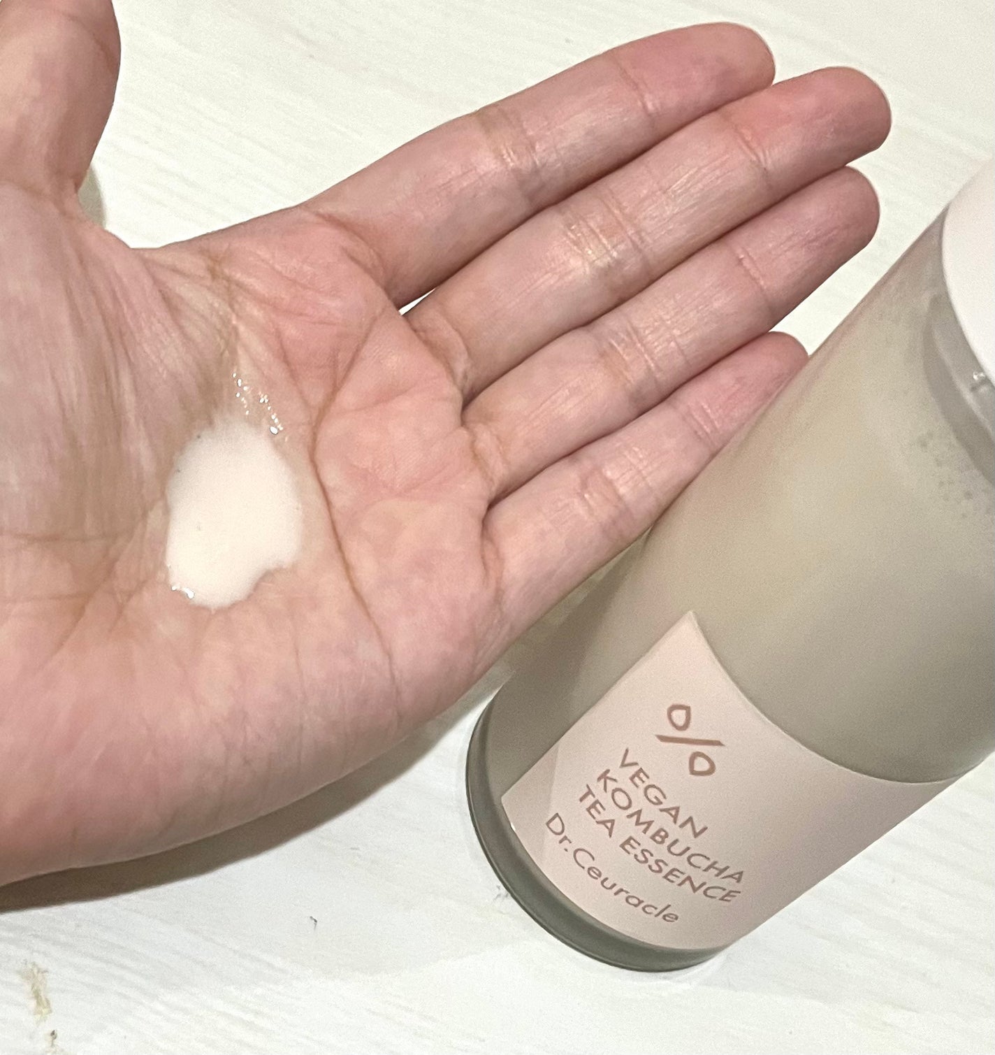 ヴィーガンコンブチャ ティー エッセンス/Dr.Ceuracle/オールインワン化粧品を使ったクチコミ(3枚目)