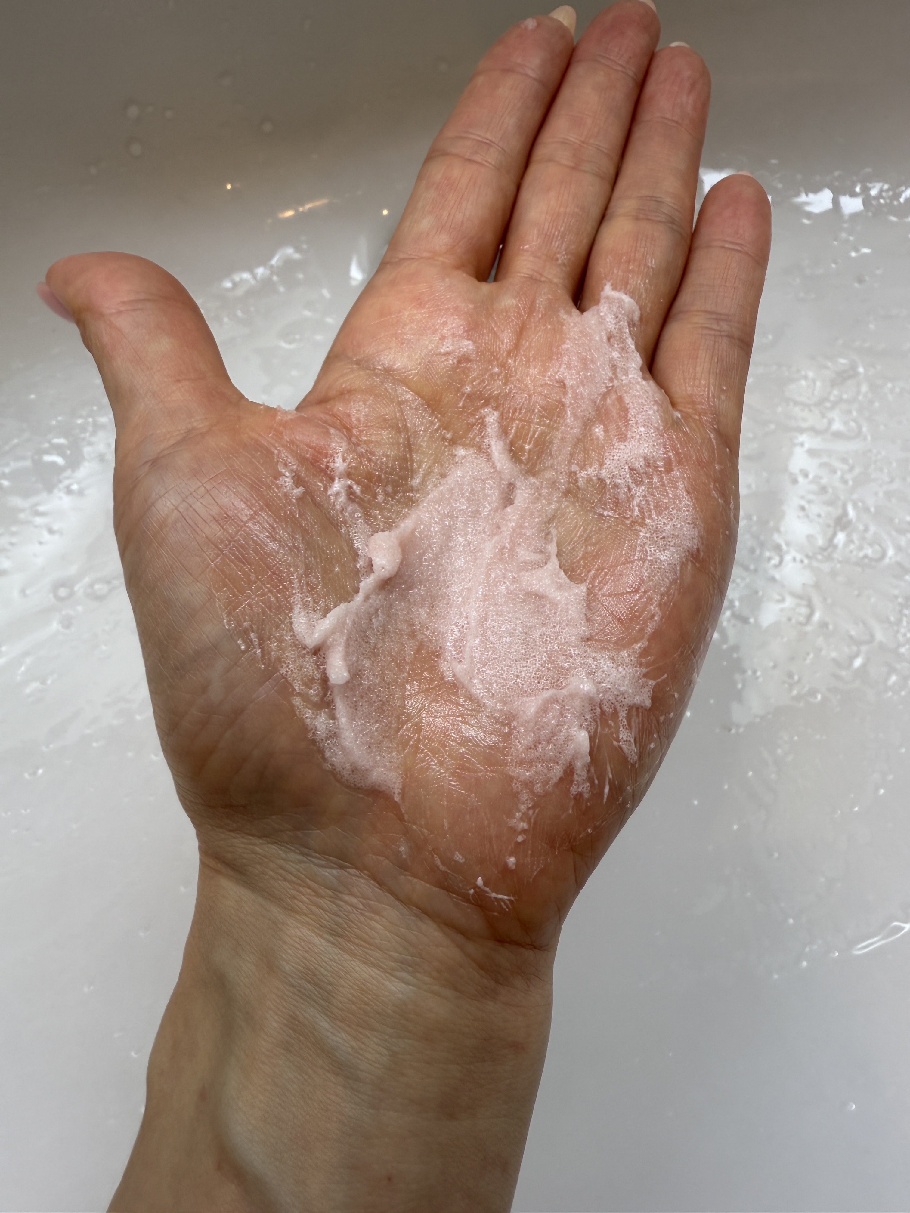 キューミースウィートボムタラソスクラブ　ピオニーブーケの香り/AGARISM/ボディスクラブを使ったクチコミ（3枚目）