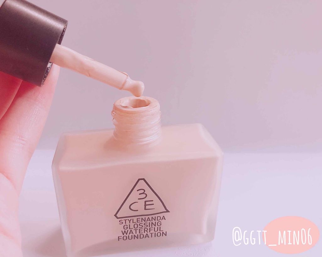 GLOSSING WATERFUL FOUNDATION/3CE/リキッドファンデーションを使ったクチコミ(2枚目)