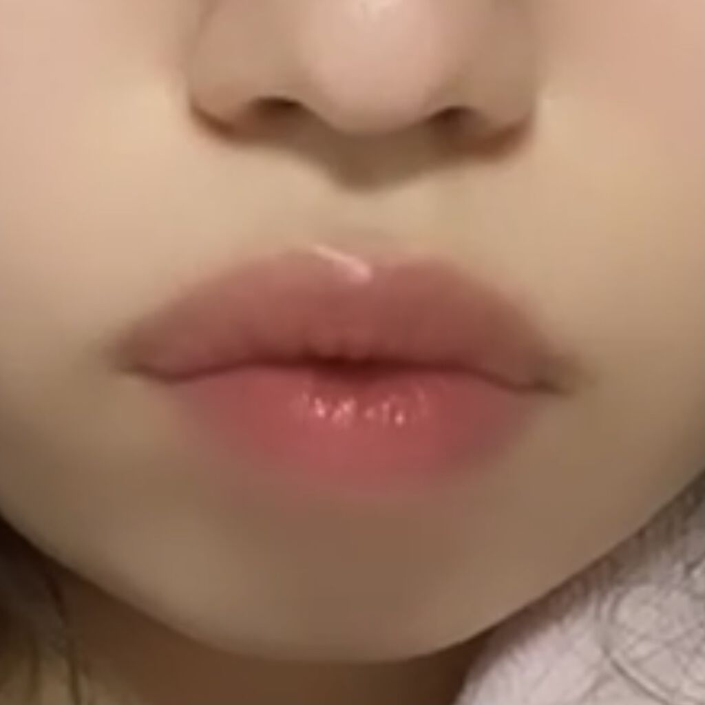 ジューシーラスティングティント/rom&nd/リップティントを使ったクチコミ（2枚目）