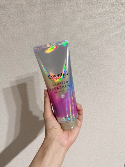 エッセンシャル エッセンシャル プレミアム バリアトリートメントのクチコミ「エッセンシャル プレミアム バリアトリートメント🧖♀️🌙🤍
1本使って、今回2本目リピート.....」(1枚目)