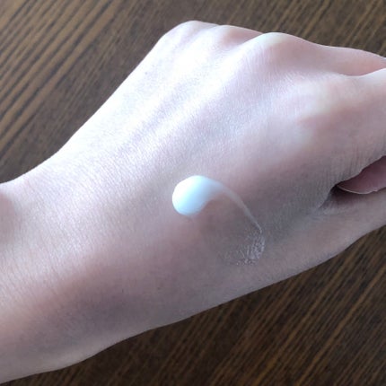 乾燥さん 薬用しっとりクリーム 【医薬部外品】/乾燥さん/フェイスクリームを使ったクチコミ(4枚目)