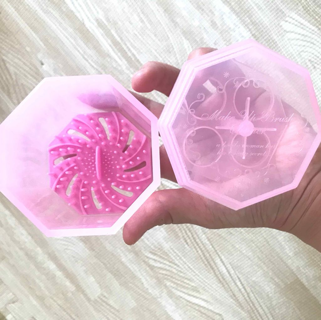 メイクブラシクリーナー/DAISO/その他化粧小物を使ったクチコミ(2枚目)