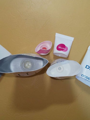 DAISO DEO-LO洗顔料のクチコミ「今回は使いきり商品の紹介です。
まず、左側からいつもお馴染みアリィ エクストラUVジェルN
真.....」（1枚目）