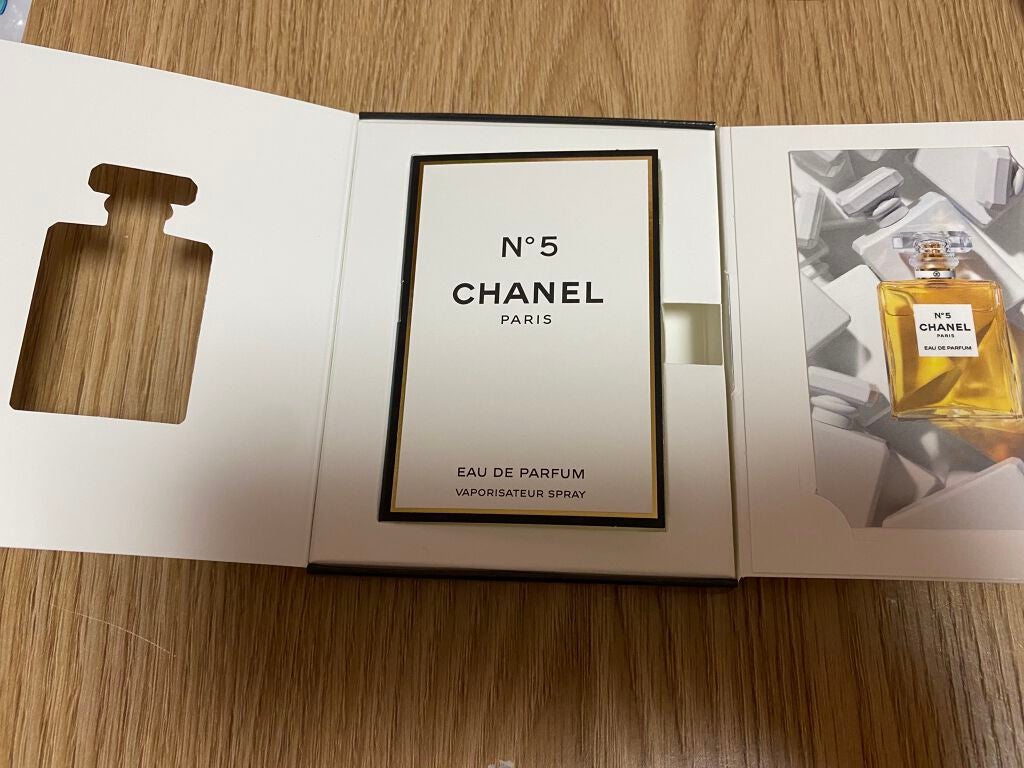シャネル N°5 オードゥ パルファム (ヴァポリザター)/CHANEL/香水(レディース)を使ったクチコミ(4枚目)