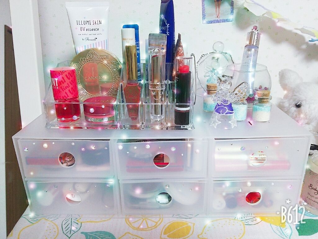 使いません on LIPS 「✨🌠コスメ収納紹介🌠✨下の6つ引き出しがあるケースは無印良品で..」(1枚目)