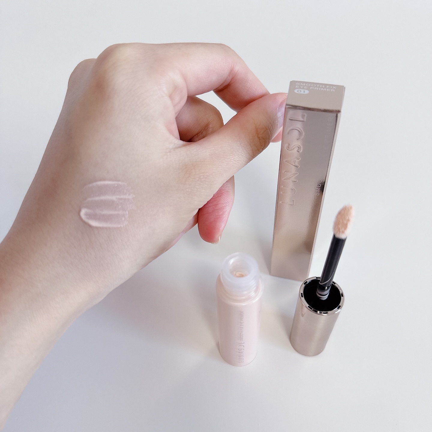 ルナソル スムースフィックスアイプライマー/LUNASOL/アイシャドウベースを使ったクチコミ（1枚目）