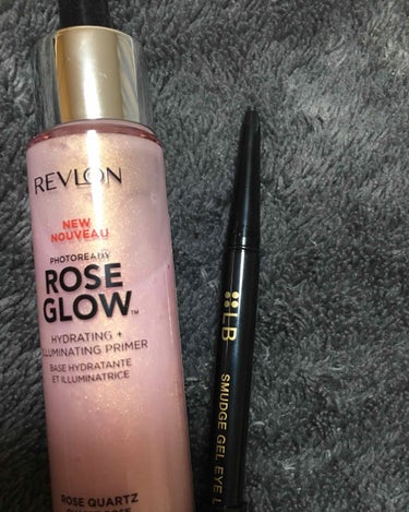 REVLON rose glowと、LBのアイライナーニュアンスブラック❣️
ローズグロウプライマー サラッとキラキラ✨色もピンク色で、匂いもgood❣️とても良い感じ^_^

アイライナーは漆黒ではな