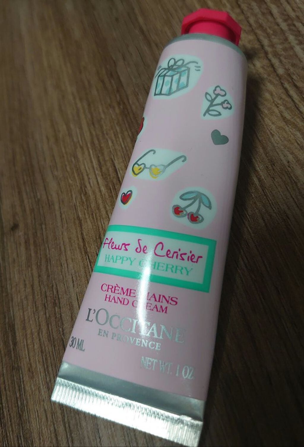 ハッピーチェリー ハンドクリーム/L'OCCITANE/ハンドクリームを使ったクチコミ(2枚目)