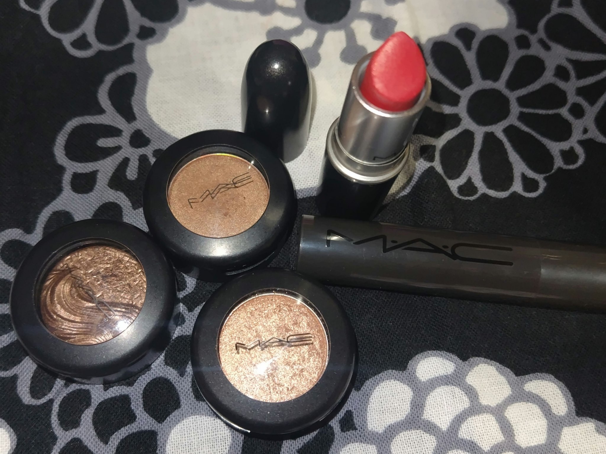 スクワート プランピング グロス スティック ジェット/M・A・C/リップバームを使ったクチコミ（1枚目）