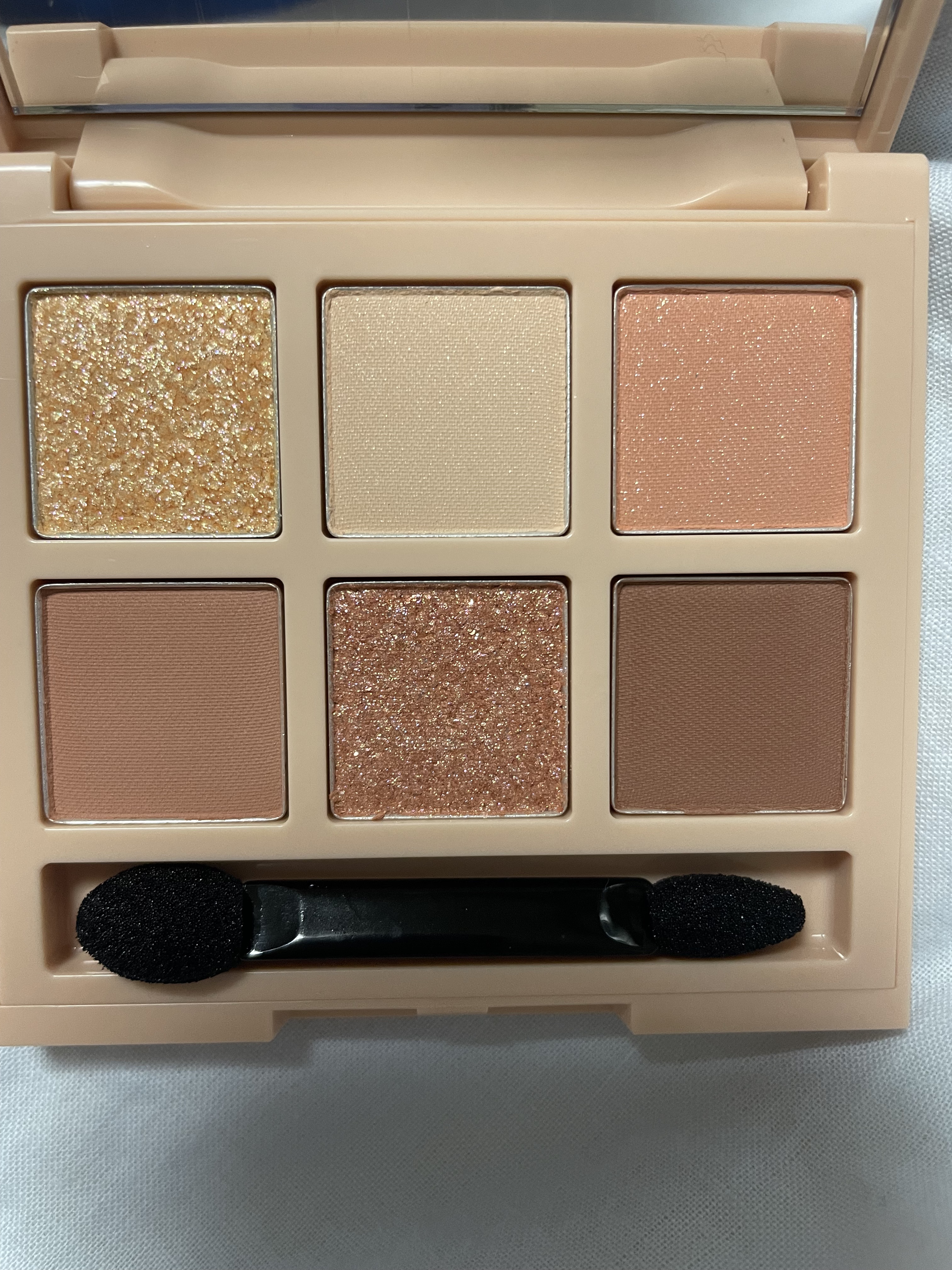 プレイカラーアイズミニ　ニューイヤーパーティー/ETUDE/アイシャドウパレットを使ったクチコミ（2枚目）