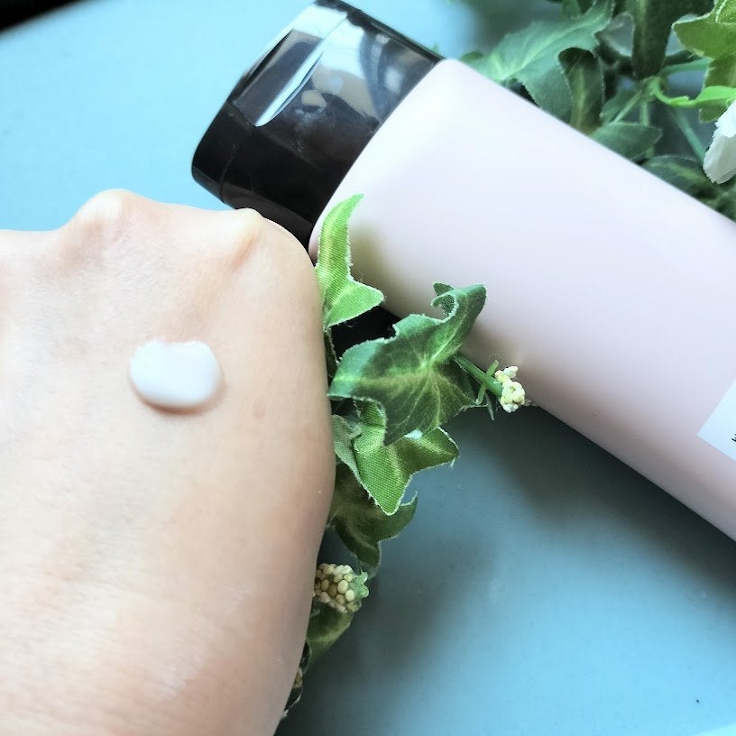 キューミースウィートボムホワイトクリーム/AGARISM/ボディクリームを使ったクチコミ(3枚目)