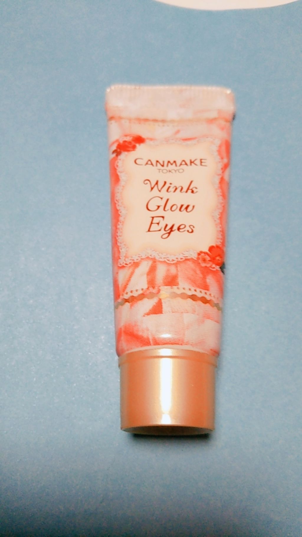 miyu on LIPS 「アイシャドウ!パウダーじゃなくて、ジェル?パレットより小さいか..」(1枚目)